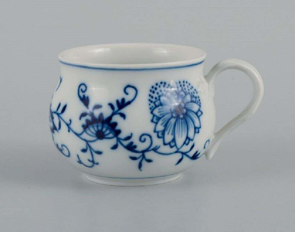 Meissen, Three Pieces Blue Onion, Cup Without Handle, Low Cup And Small Plate photo Home Decor