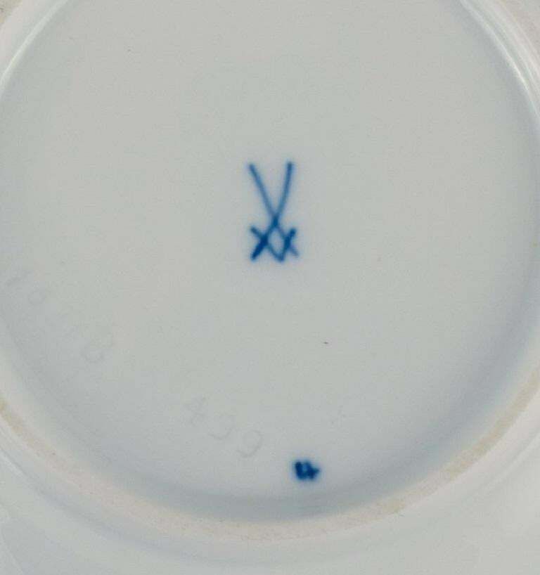 Meissen, Three Pieces Blue Onion, Cup Without Handle, Low Cup And Small Plate photo vinterior