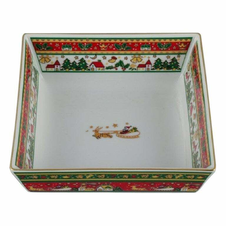 Maebata, Japan, Porcelain Dish With Christmas Motif. Late 20th C.