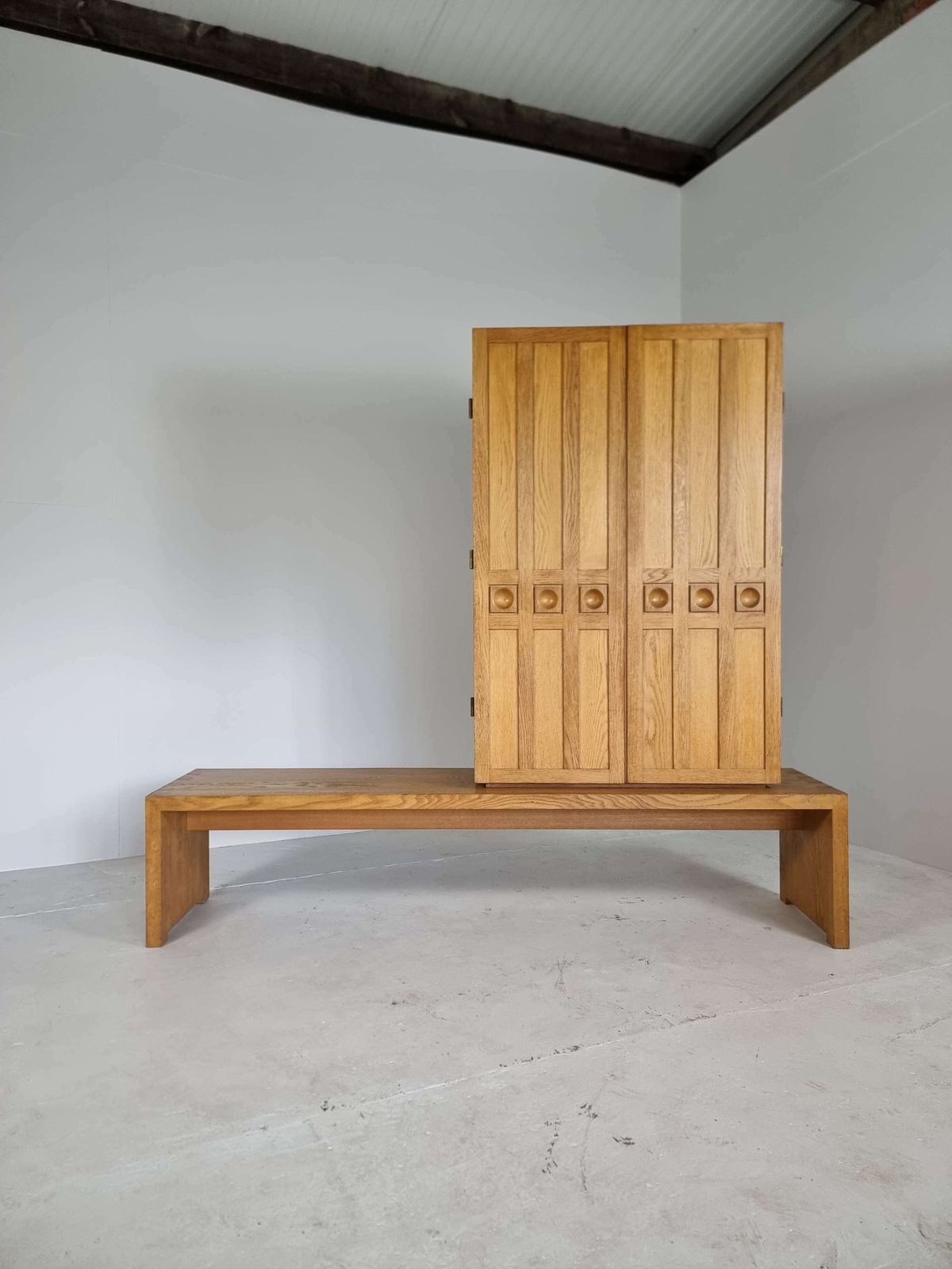 Brutalistisch Bank/Kastje In Massief Eiken photo furniture