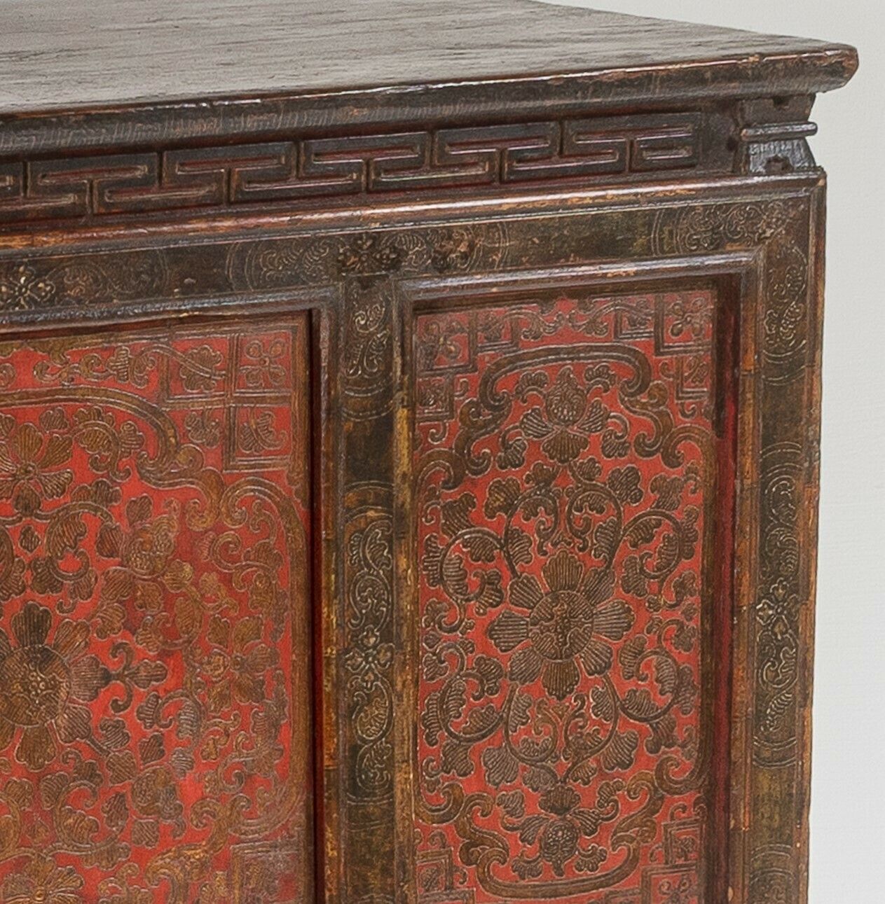 photo vinterior Original 19thc Large Chinese Tibetan Hand Painted Lacquered Alter Cupboard Sideboard
