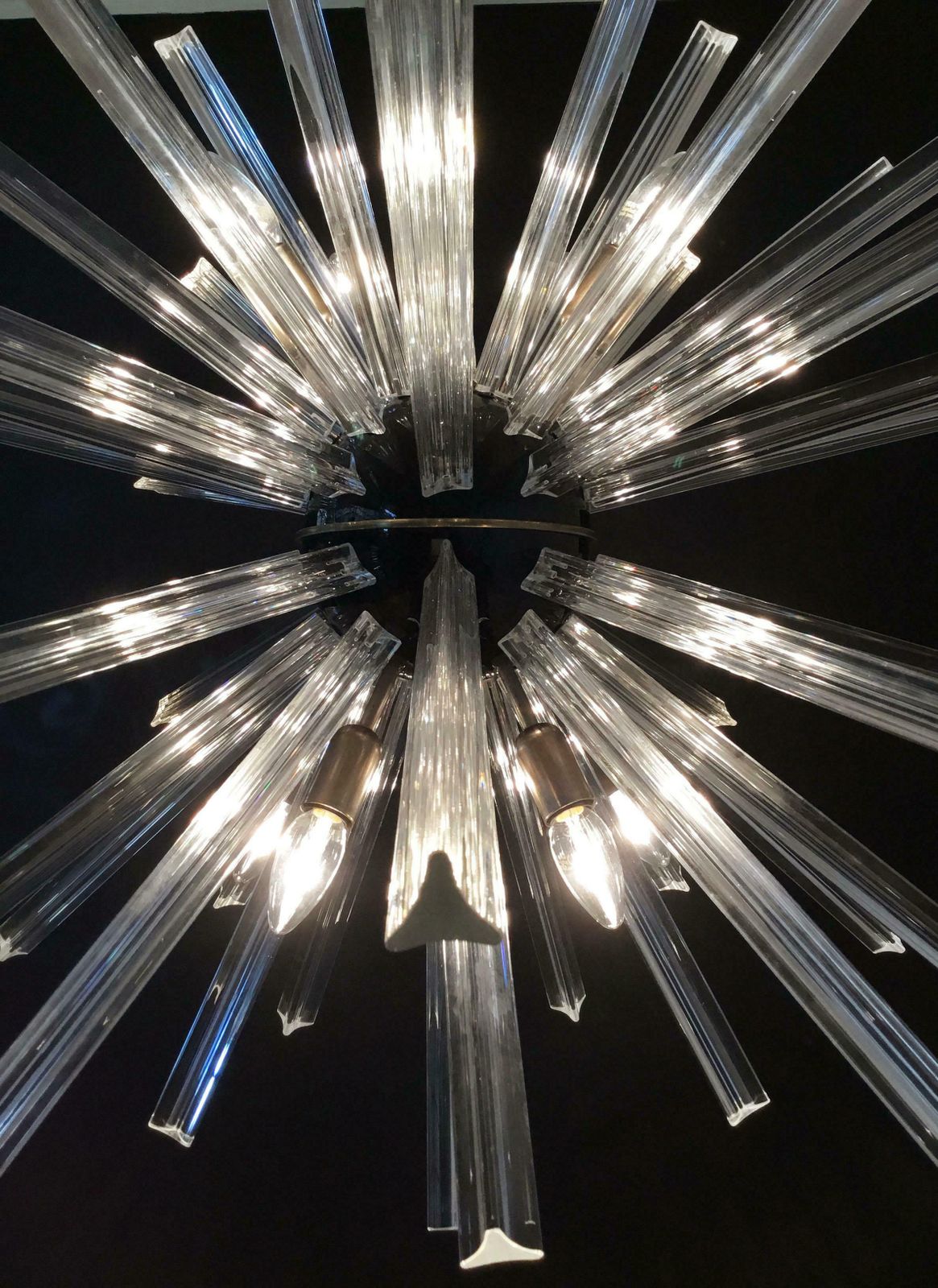 photo vintage Exceptional Pair Of Glass Sputnik Chandeliers, 50 Crystal Glass ''Triedri'' Murano