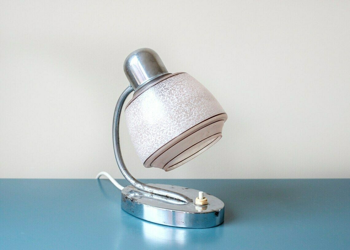 Lampe de bureau à col de cygne chromé, design années 1950, Napako, abat-jour en verre rose dépoli, lampe de bureau décorative mid-century, lampe de chevet rétro photo 185.0
