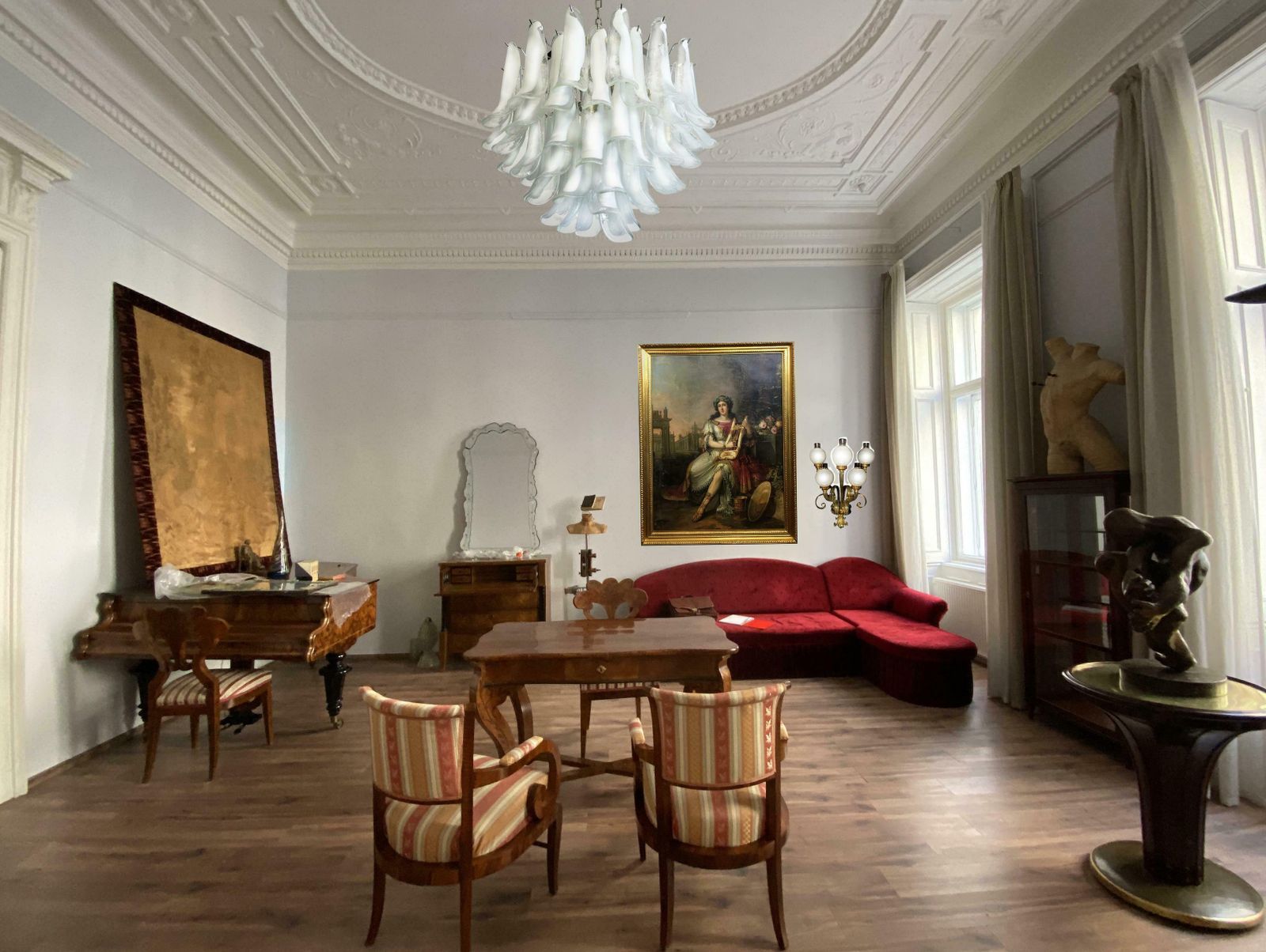 photo vinterior Pair Of Italian 53 White Petal Chandelier, Murano