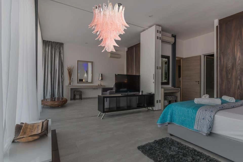 Gorgeous Pair Of Murano Glass Chandeliers photo Lighting