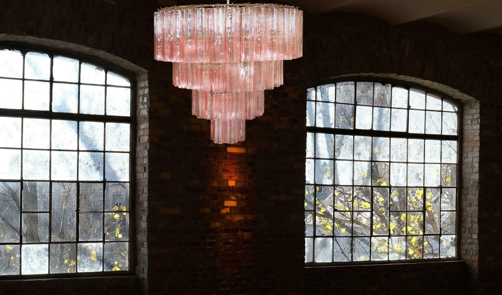 photo furniture Italian Tronchi Chandelier, 78 Pink Glasses, Murano, 1990