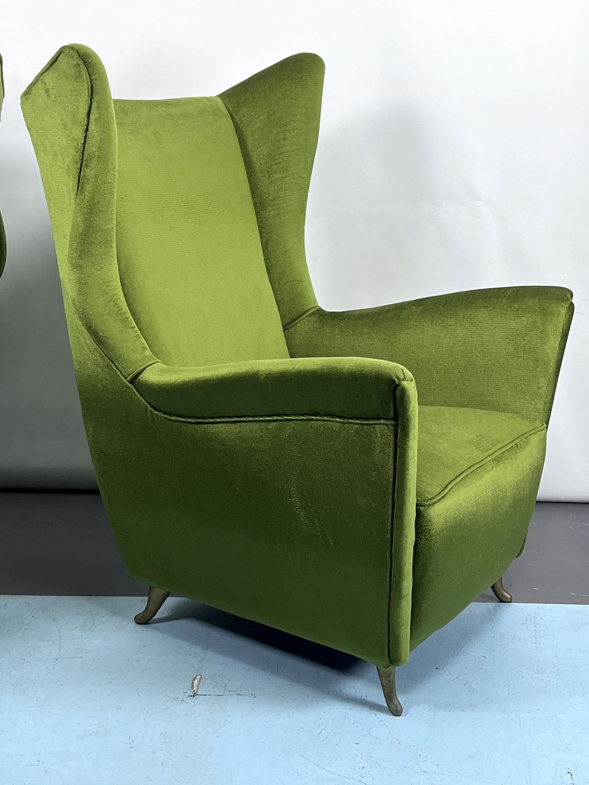 Rare Mid Century Italian Green Velvet Isa Armchairs Attributable To Gio Ponti. 50s photo furniture