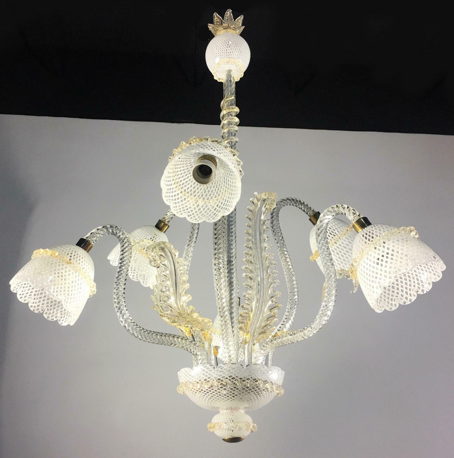 Chandelier "Reticello" Gold Inclusions Attributed To Seguso. Murano, 1940 photo furniture