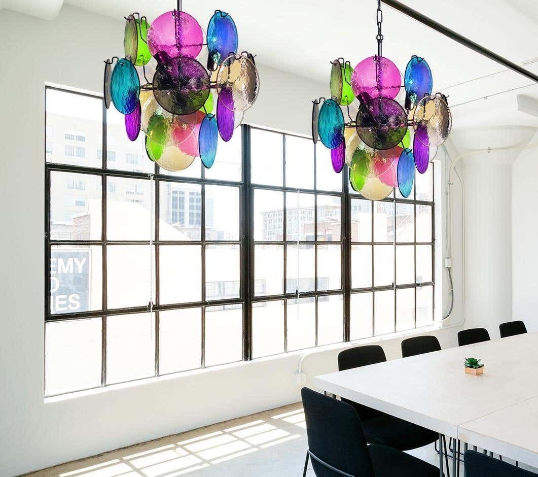 photo vintage Pair Of Italian Chandeliers In Vistosi Style, Murano, Circa 1980