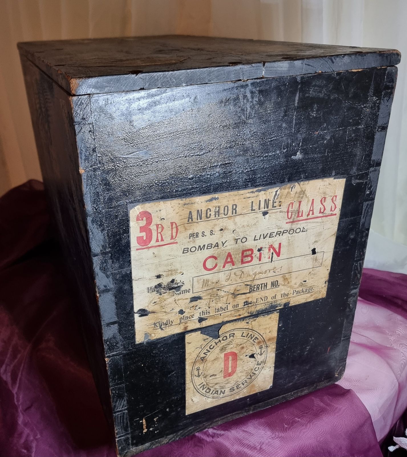 1930s Cabin Box From The Ss Tuscania With Original Labels photo vinterior