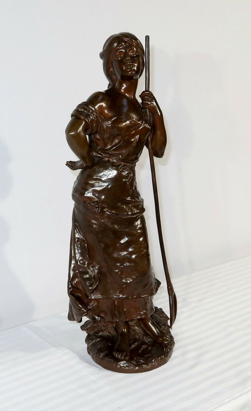 Important Bronze "Young Peasant Woman", Signed H. Moreau, 2nd Part 19th Century photo for sale