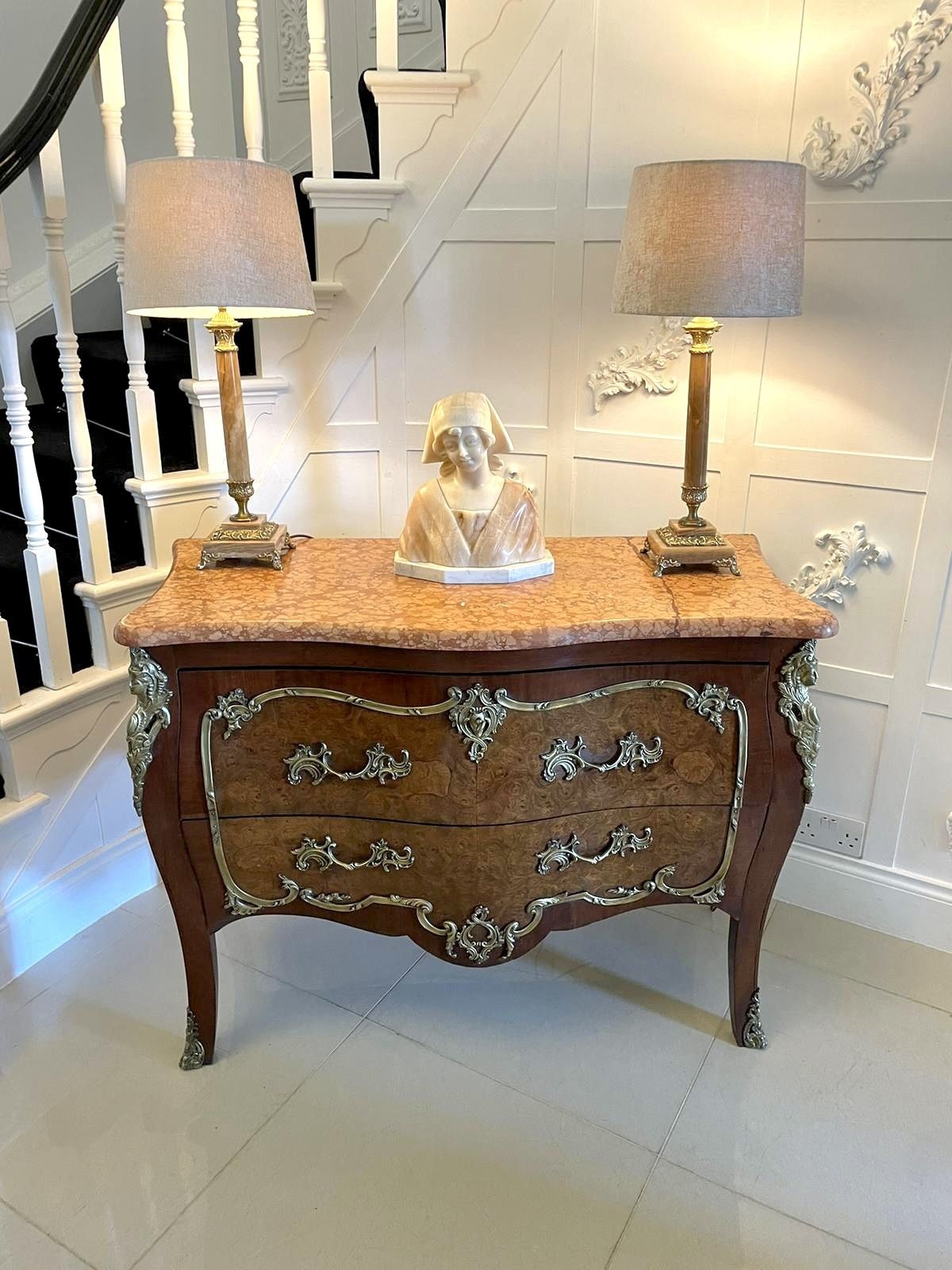 photo vinterior Antique French Quality Burr Walnut Marble Top Ormolu Mounted Commode