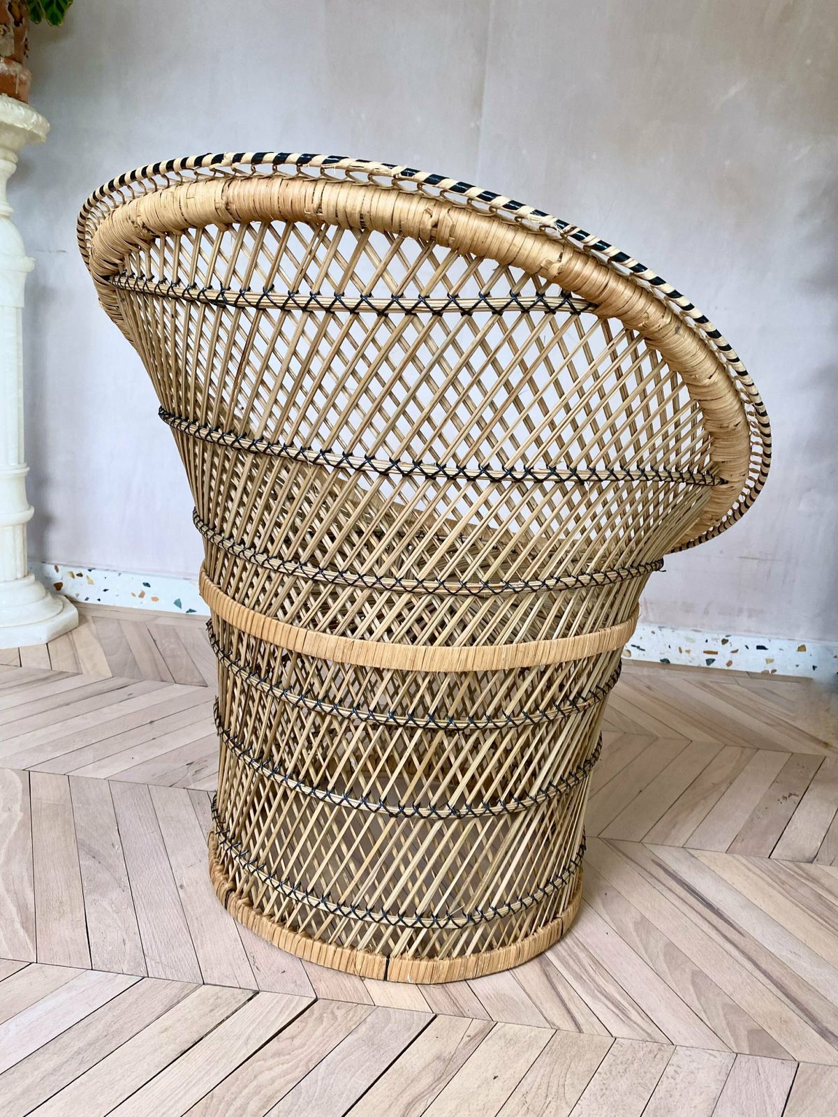photo furniture Original 1960s Peacock Rattan Tub Chair & Matching Table