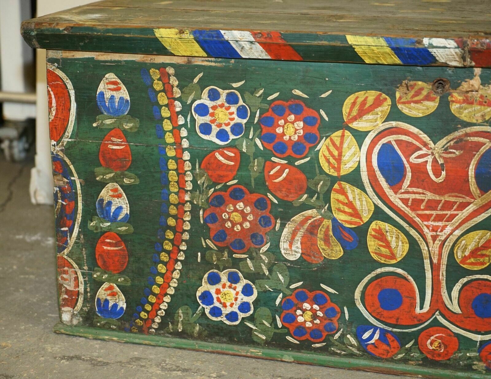 1901 Dated Love Heart Antique Original Paint Romanian Blanket Chest Coffer Trunk photo Furniture