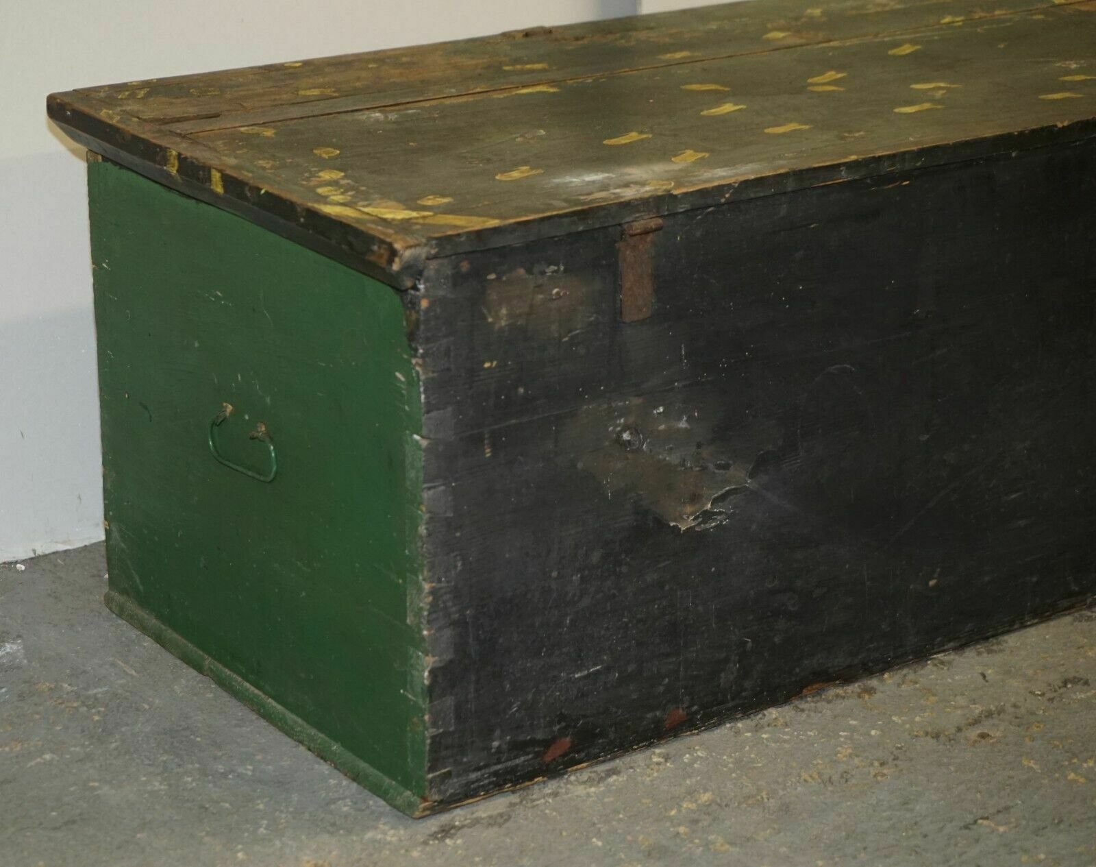 photo vinterior 1901 Dated Love Heart Antique Original Paint Romanian Blanket Chest Coffer Trunk