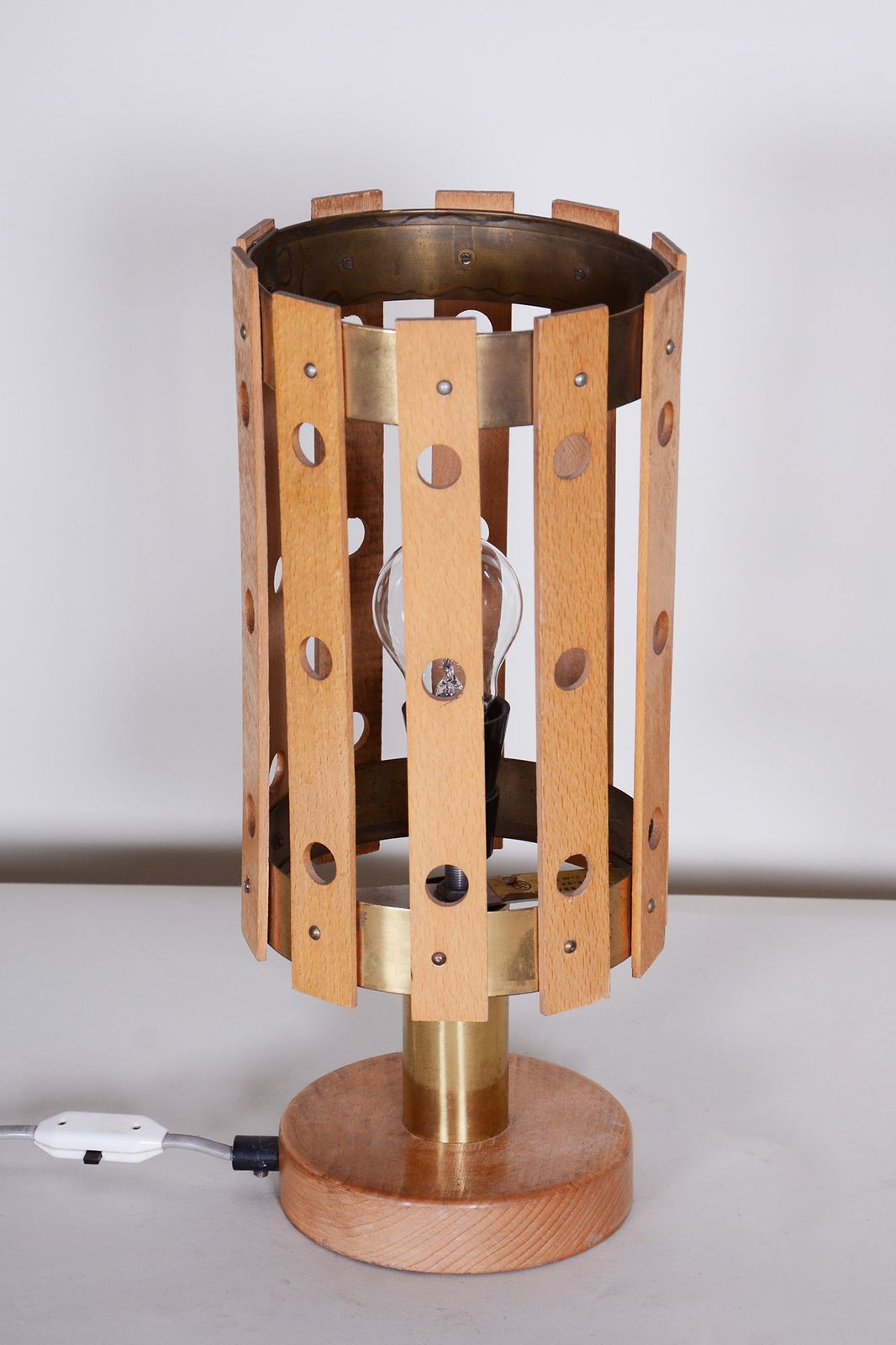 Fully Functional Midcentury Table Lamp, Made By Pokrok Zilina, Beech, Brass, Slovakia, 1960s photo vinterior
