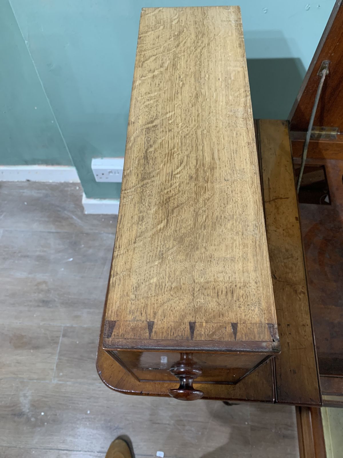 Antique Mahogany Gentleman’s Wash Stand photo vinterior