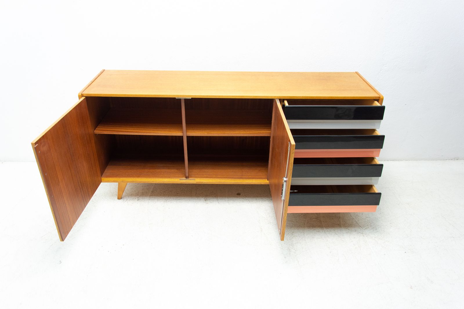 photo vinterior Mid Century U 460 Sideboard By Jiří Jiroutek For Interiér Praha
