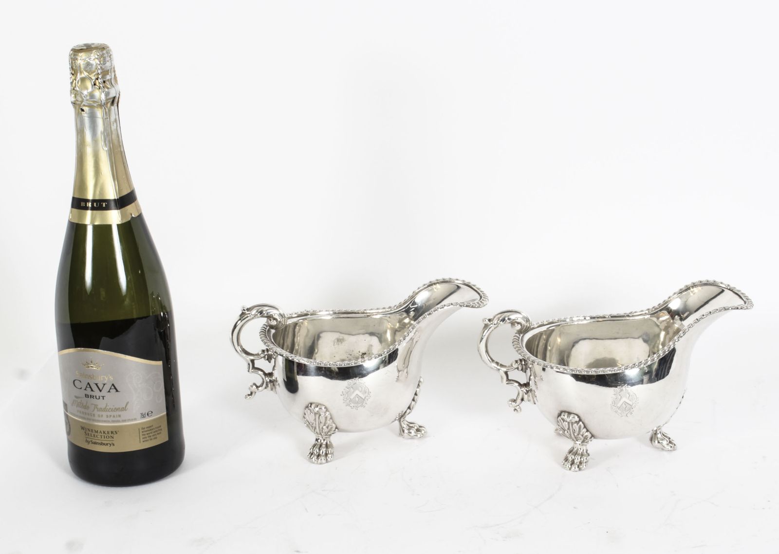 photo vintage Antique Pair English Old Sheffield Silver Plated Sauce Boats 1830 19th Cent