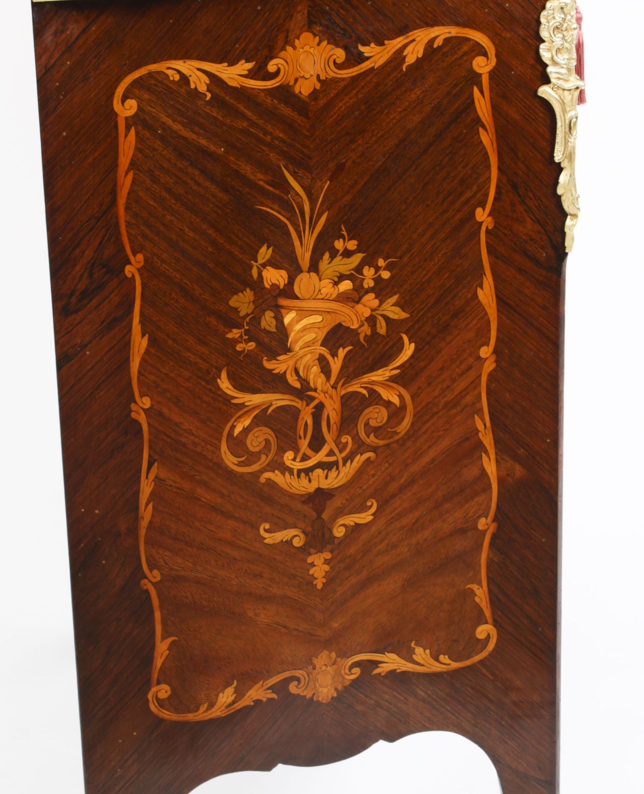 photo vintage Antique French Louis Revival Kingwood Marquetry Commode  C.1880