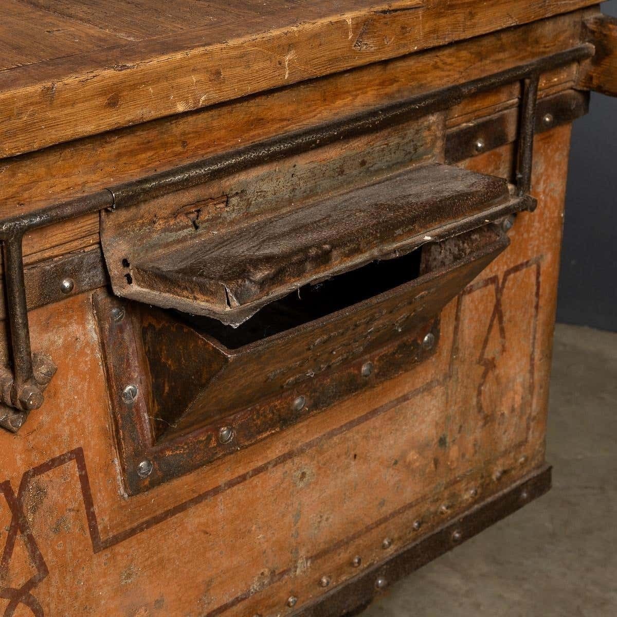 photo vinterior 19th Century Victorian Freight Carriage With Oak Top, C.1880