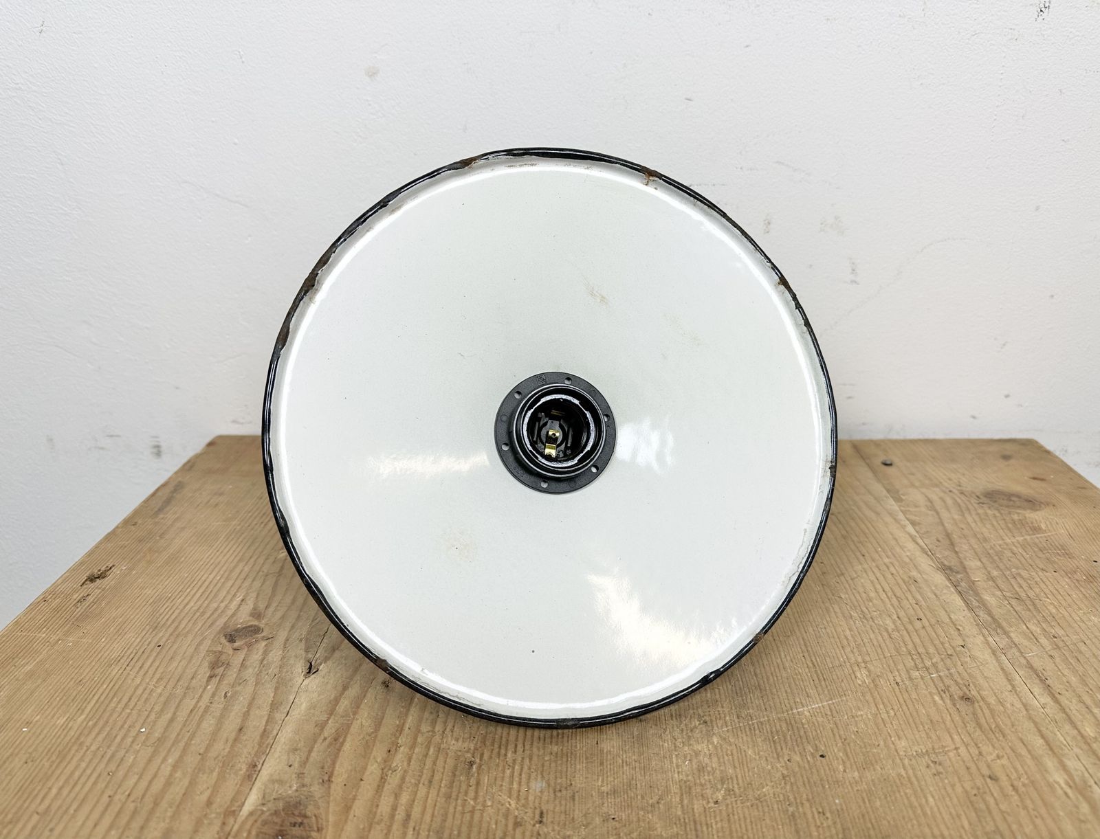 photo vintage Industrial Green Enamel Pendant Lamp With Cast Aluminium Top, 1960