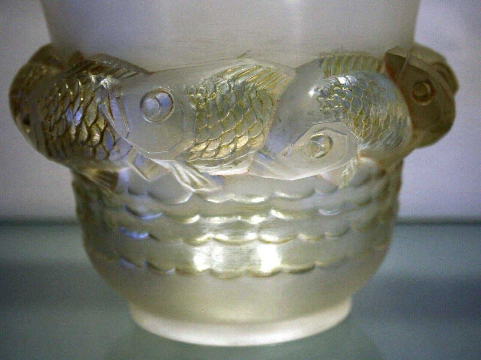 Renè Lalique France Vase Piriac Opalescent Glass 1043 1930 Art Nouveau Liberty photo for sale