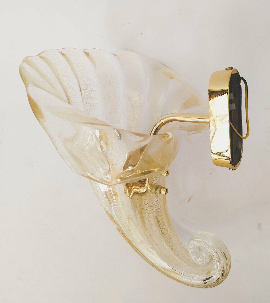 Cornucopia Applique Wall Light Vintage Italian Design Transparent Murano Glass Submerged Gold Elegant Regency Lamp photo vintage