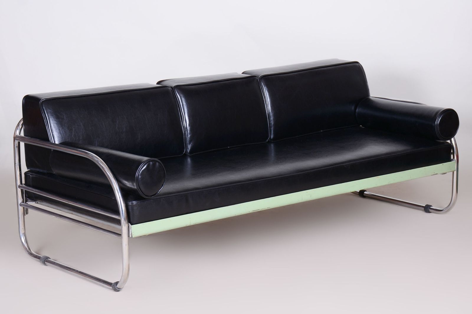 Restored Black Bauhaus Sofa, Robert Slezak, High Quality Leather, Chrome Plated Steel, 1930s