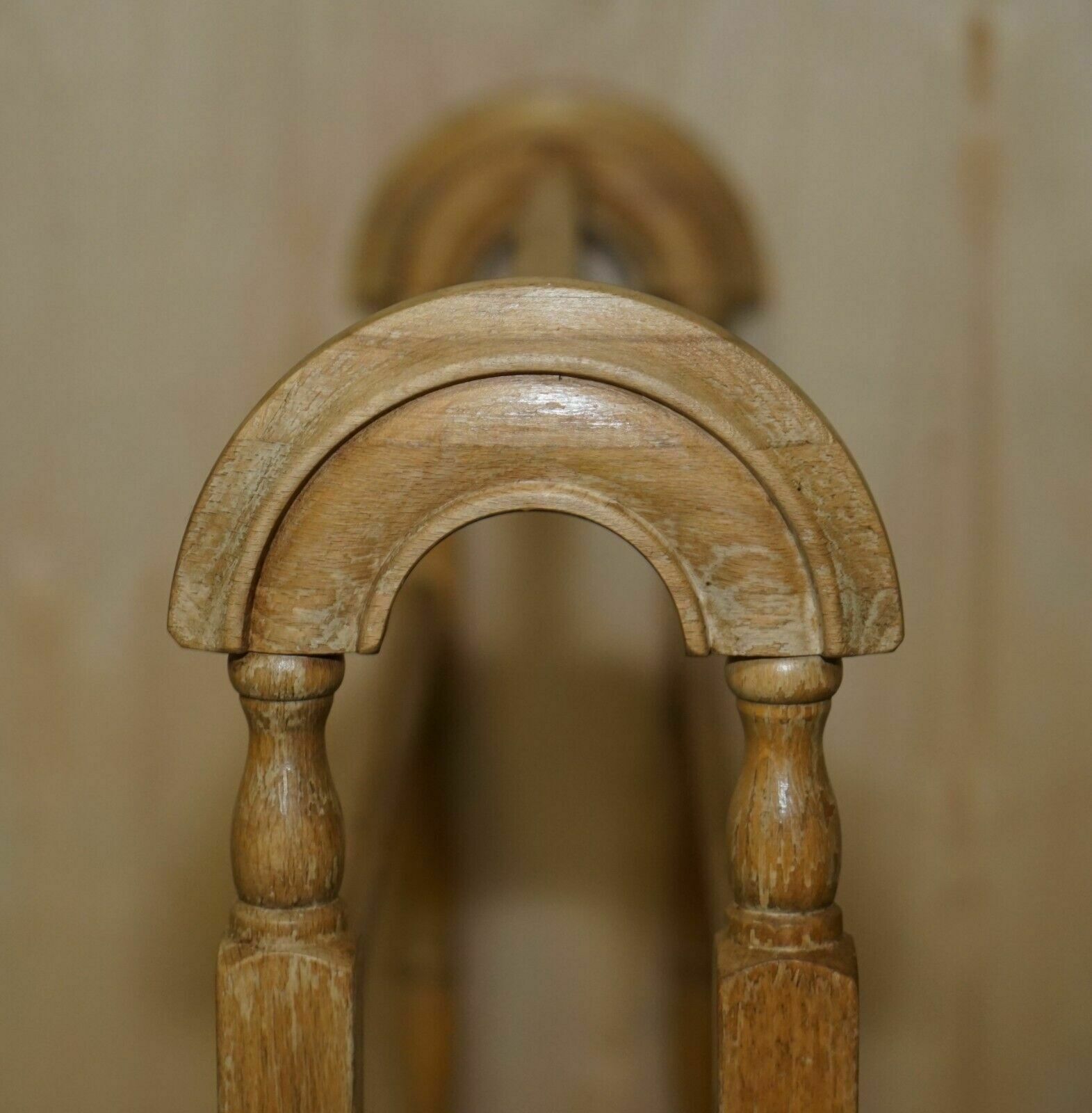 photo vinterior Stunning Antique Circa 1900 Victorian Pine Towel Rail Elegant Turned Design
