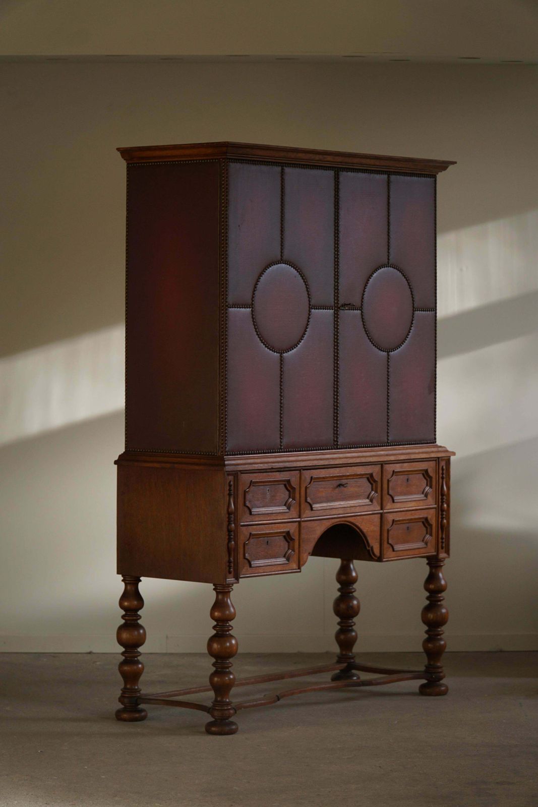 Otto Schultz, Swedish Modern Cabinet In Leather, Oak & Brass Nails, 1930s photo vinterior