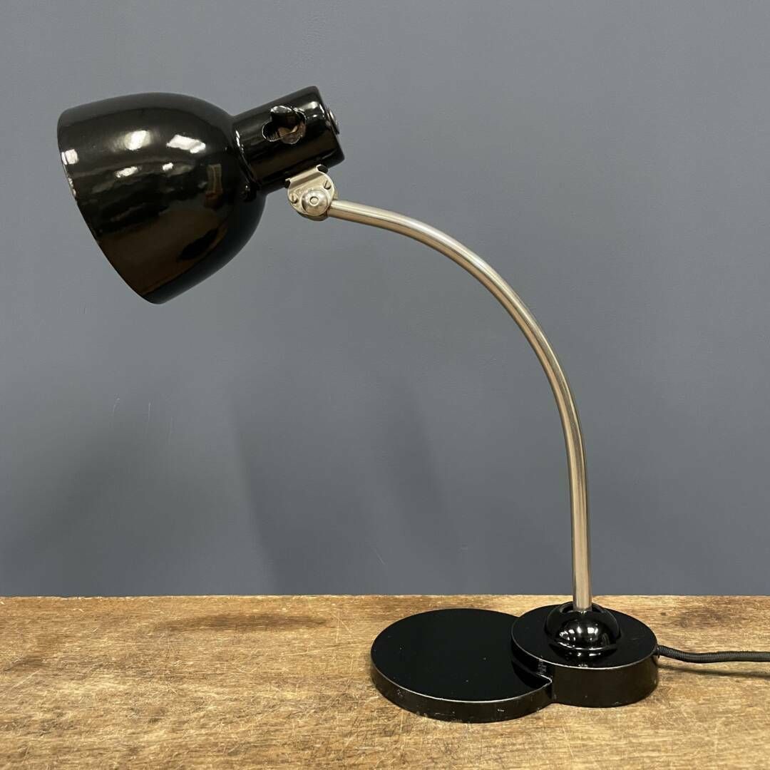 Zwarte Zirax Bureaulamp Met Emaille Kap photo for sale