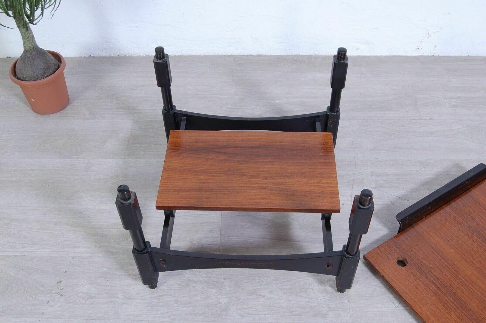 photo furniture Vintage Low Table Coffee Table Design From The 60s Stildomus Removable Tray