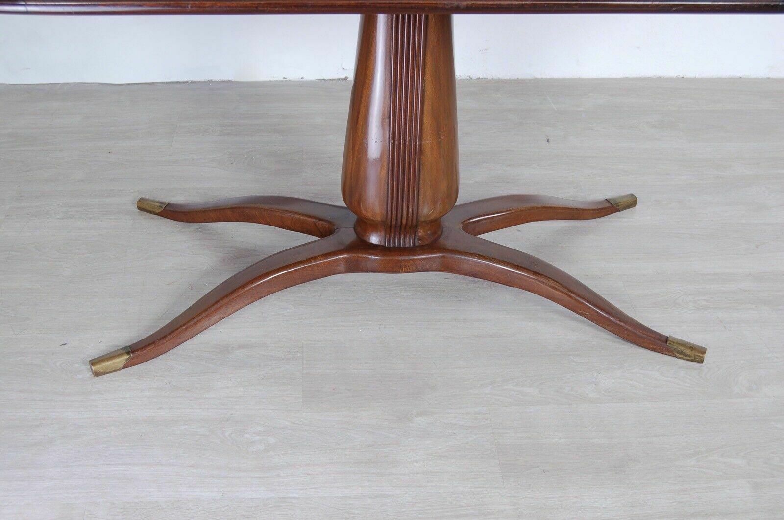 photo furniture Vintage Oval Table In Walnut, Design Paolo Buffa Style, 1950s Italy, Glass Top