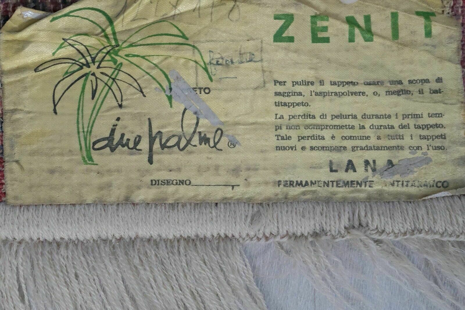 photo for sale Medium Size Due Palme Zenit Wool Carpet Red With Fringes