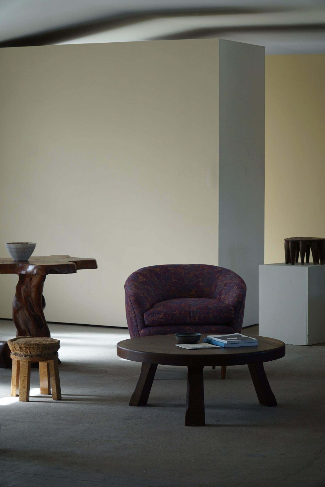 Gio Ponti, Casa E Giardino, A Pair Of Lounge Chairs, Reupholstered, 1940s photo vinterior