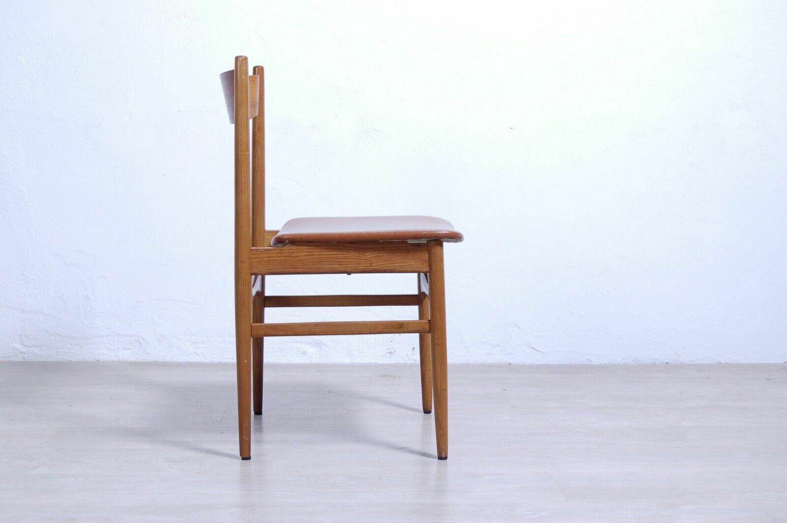 Design Armchair From The 50s And 60s, Comfortable Seat In Vintage Brown Leather photo Furniture