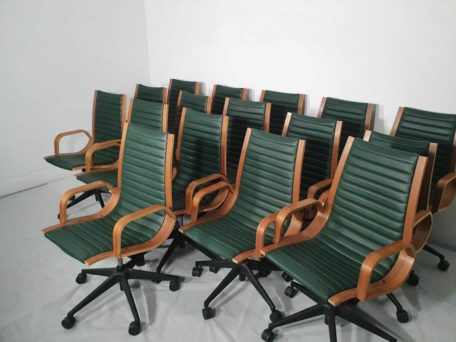 Nein Kamper Ingmar Swivel Chair In Green Leather Excellent Condition photo furniture