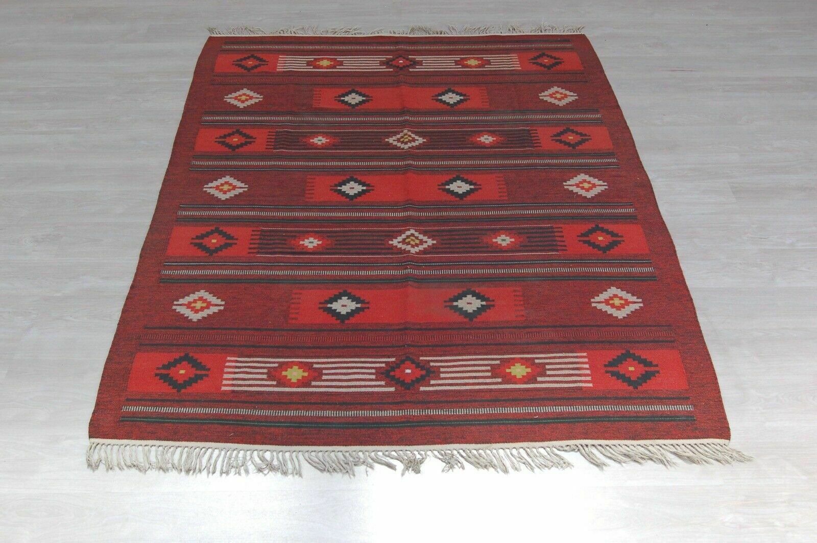 photo furniture Red Burgundy Kilim Carpet With Rhombuses 245 X 155 Ethnic Oriental Well Maintained
