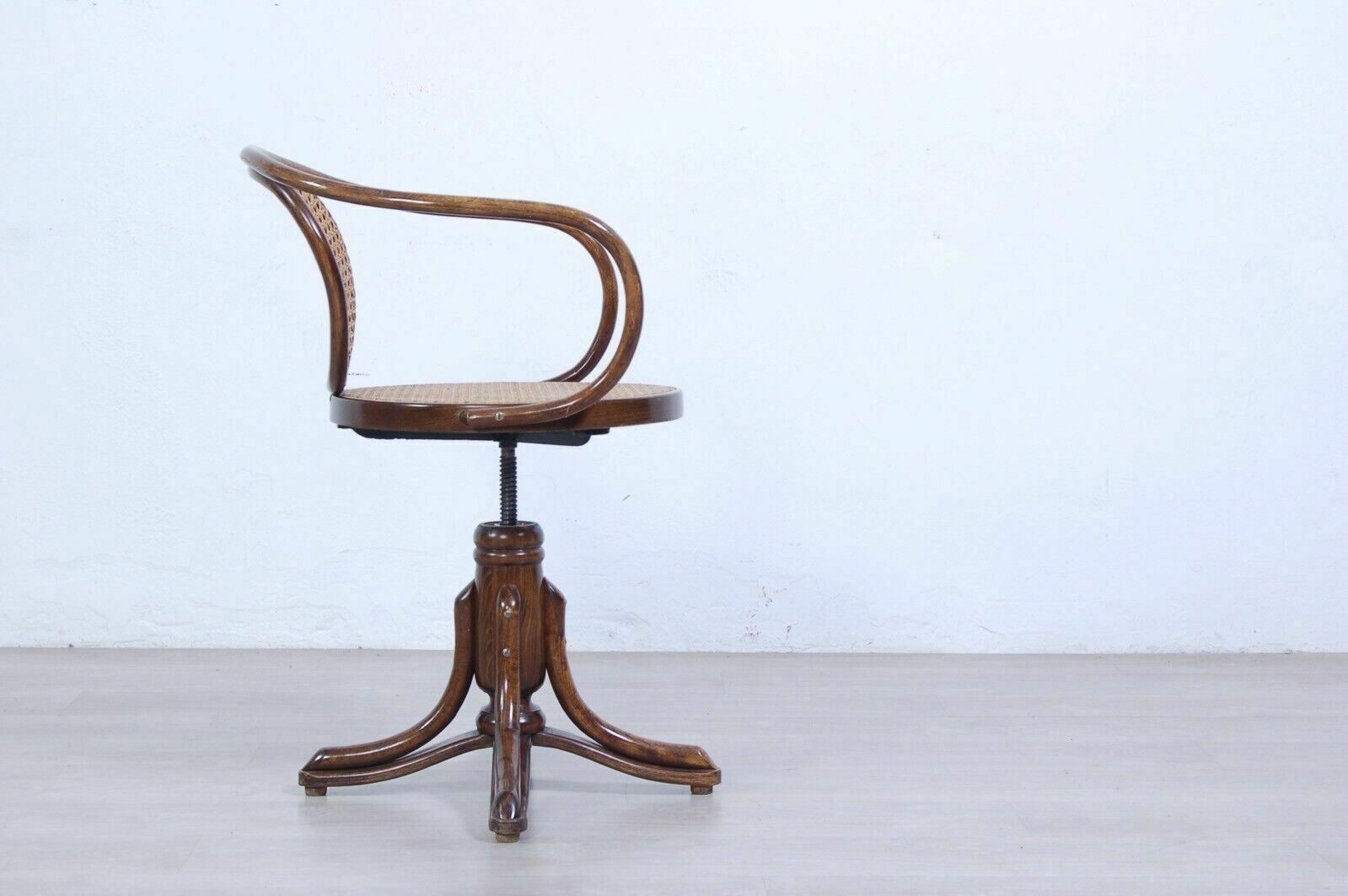 Thonet Type Swivel Chair With Curved Wooden Armrests Vienna Straw Armchair photo 569.0