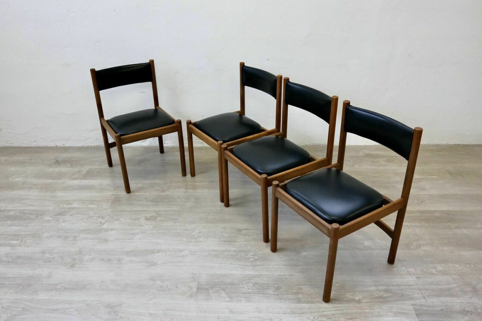 Set Of 4 Isa Bergamo Design Chairs In Wood And Black Leather. Italian Manufacture. 1960s