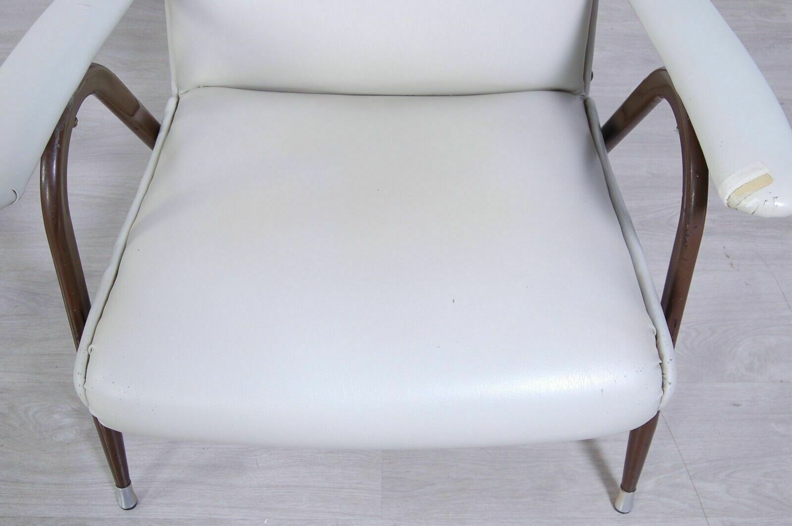 photo furniture Pair Of Vintage 50s Design Armchairs, Mid Century Bow Leg Armchairs