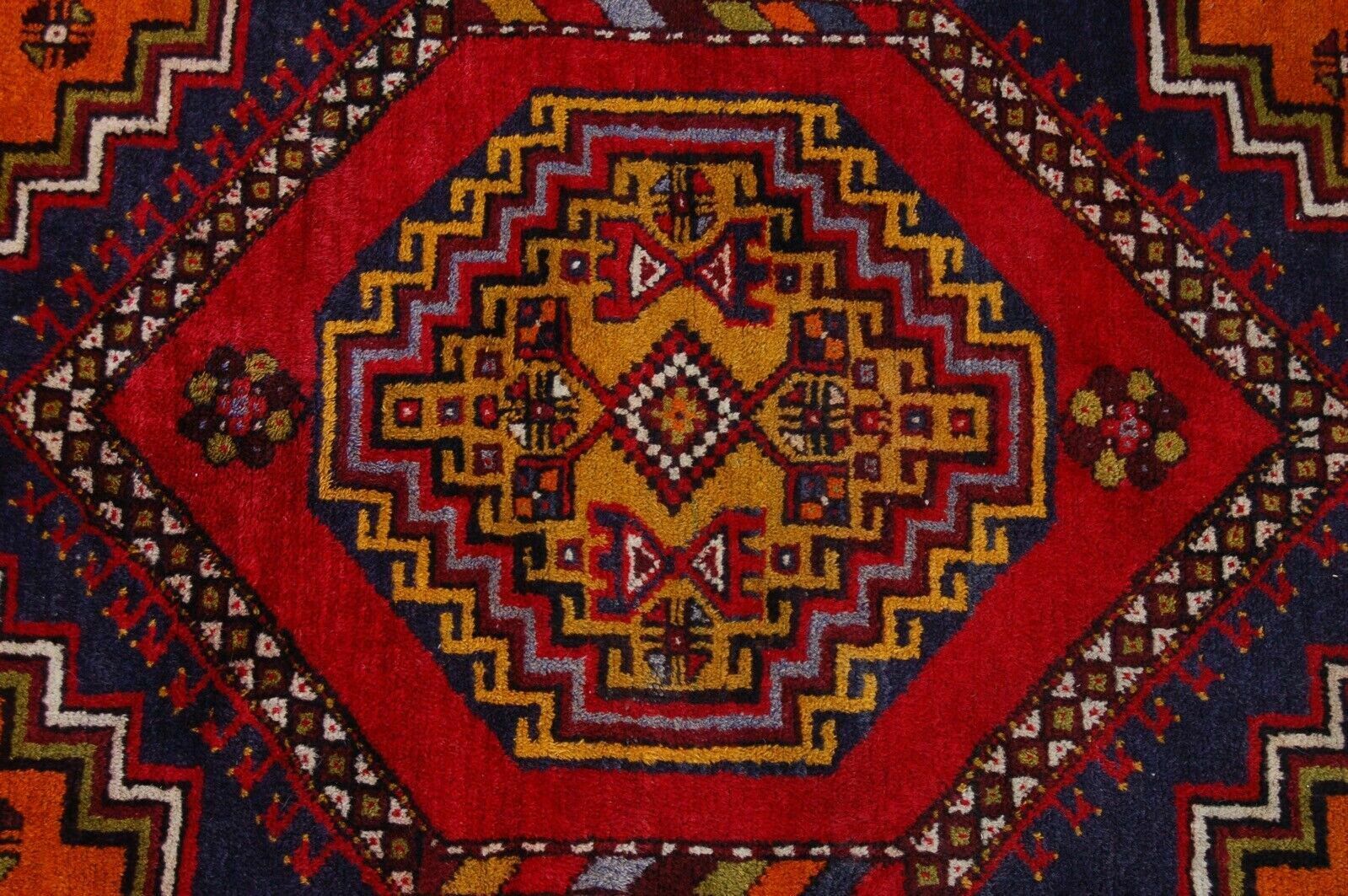 Pakistani Short Pile Rug Oriental Motifs Asymmetrical photo buy