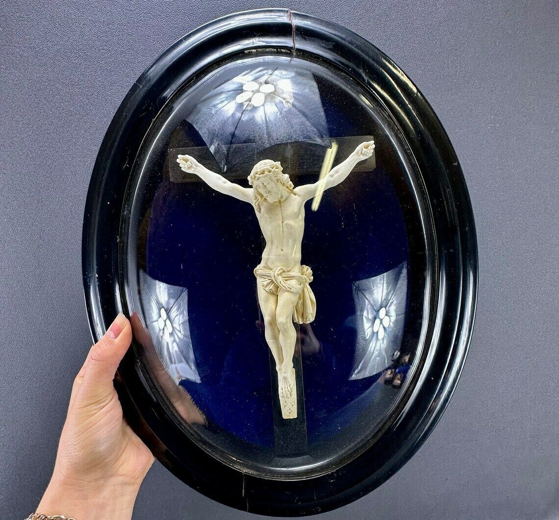 16" Jesus Christ Under Glass Wall Frame Victorian Religious Carved Crucifix photo vintage