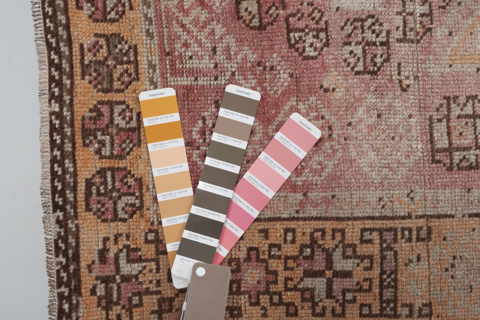 Distressed Turkish Wool Pink Runner Rug With Southwestern Style 4'9" X 10'12" photo vinterior