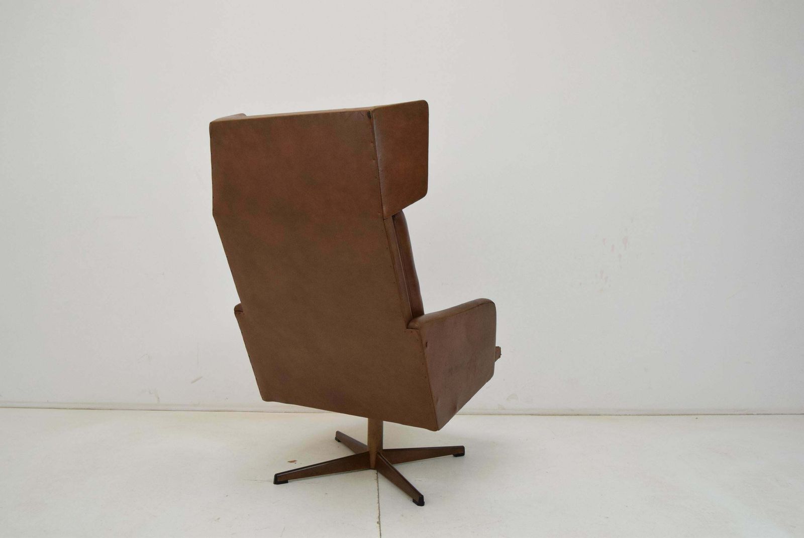 photo for sale Mid Century Leatherette Rotatable Armchair, 1960's.