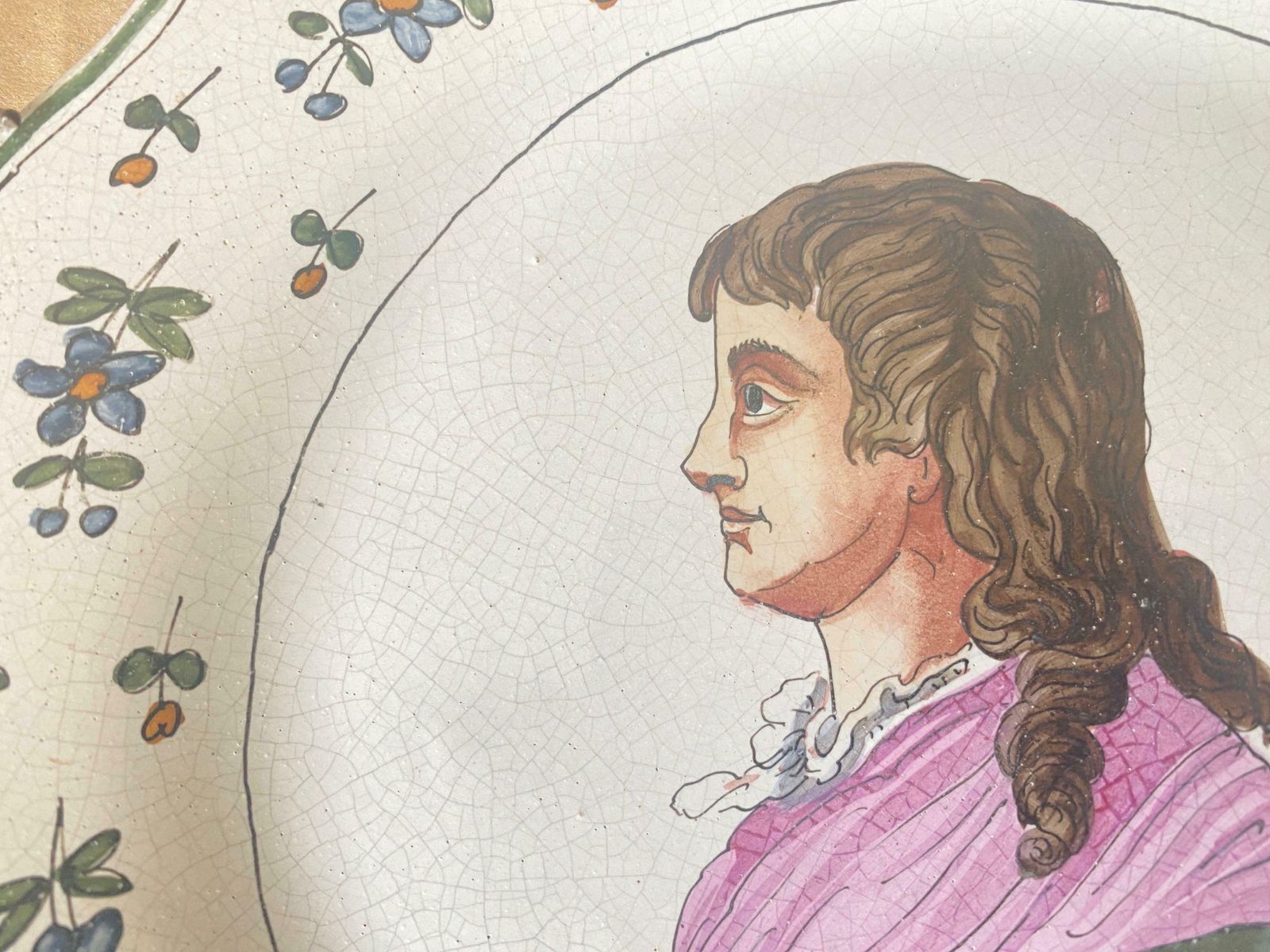 photo for sale Plates In French Faïence, Pink And Green Colour, 20th Century Set Of 2