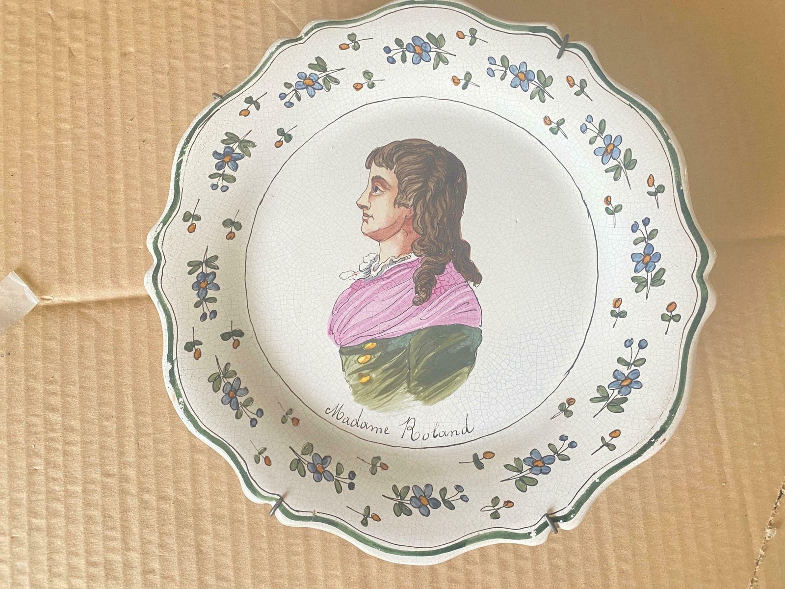photo vinterior Plates In French Faïence, Pink And Green Colour, 20th Century Set Of 2