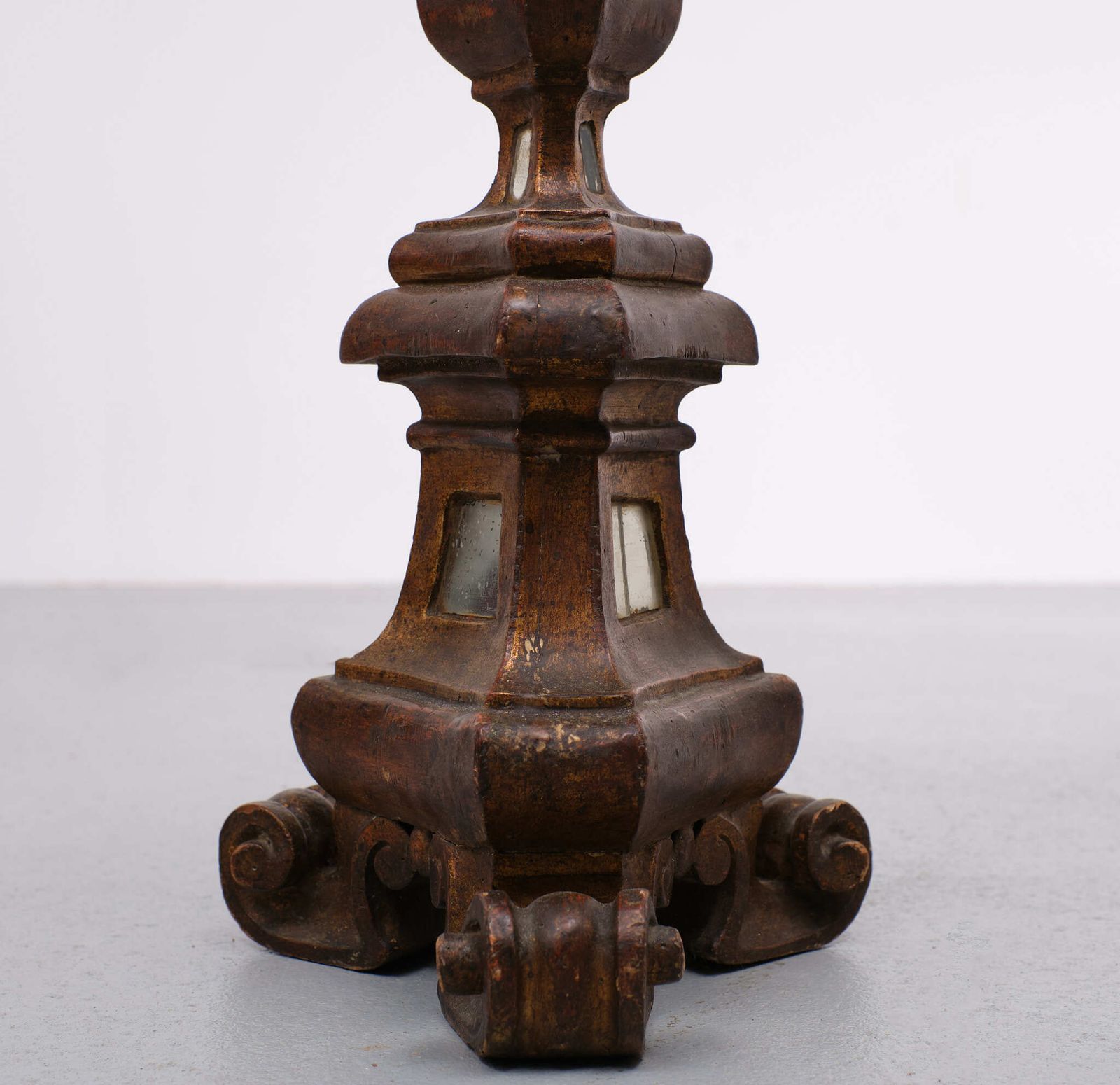 Italiaanse Rococo Vloerlamp In Verguld Hout, Ca. Jaren 1950 photo for sale