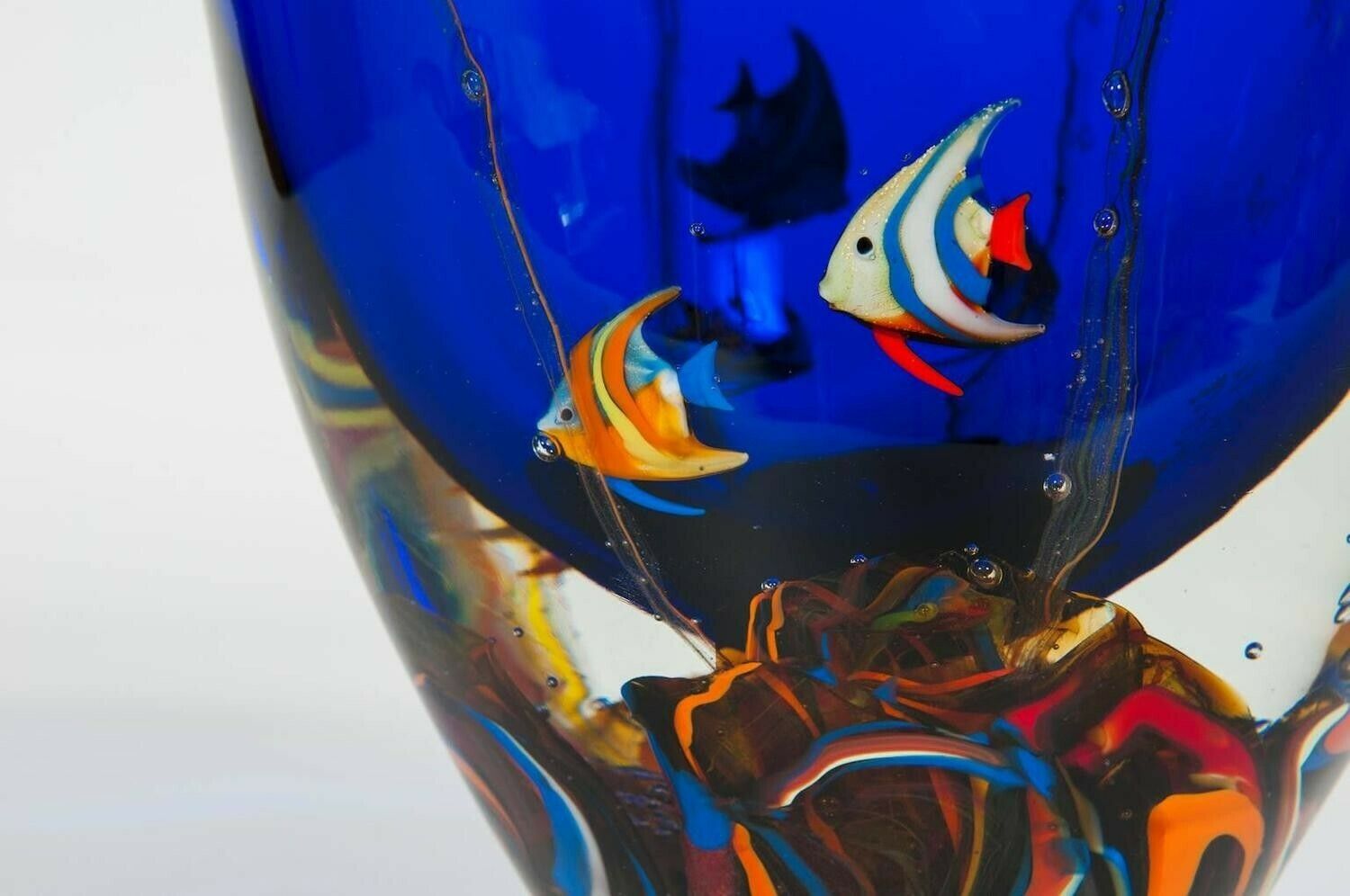 Massive Italian Vase Aquarium With Fishes In Blown Murano Glass 1980s photo 3347.99